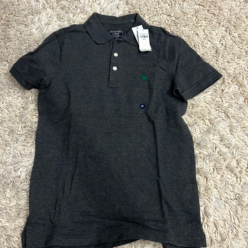Man gray Abercrombie short sleeve Polo. Size XS NWT